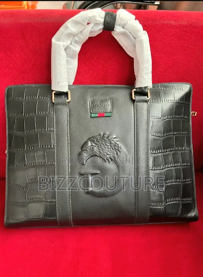 Original Italian Gucci Leather Business Bags in Store