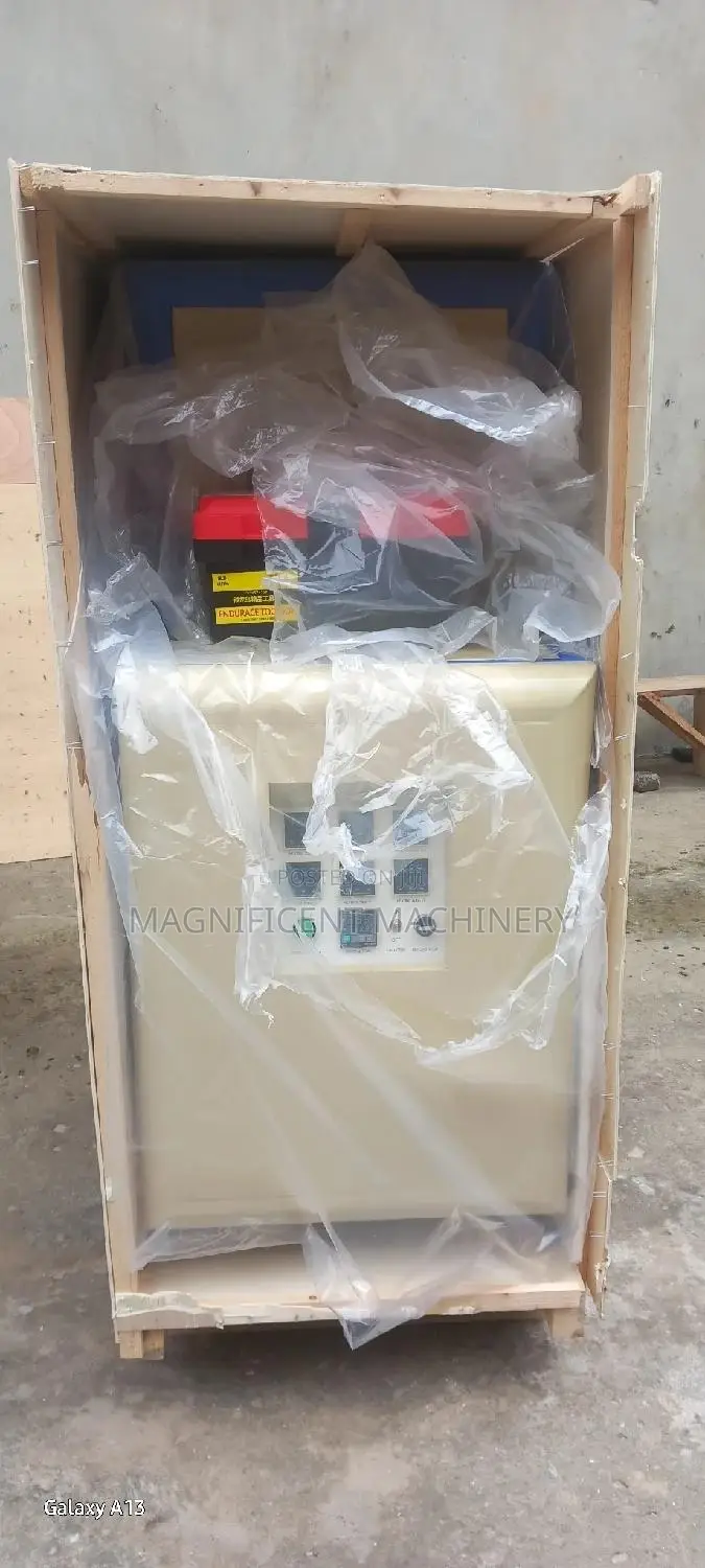 Hz880 Semi-Automatic Pet Bottles Blowing and Making Machine