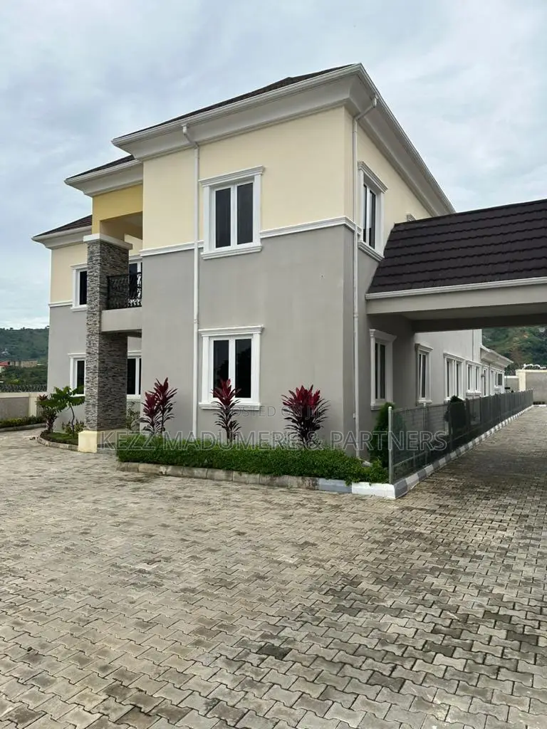 6bdrm Duplex in Katampe Extension , for sale