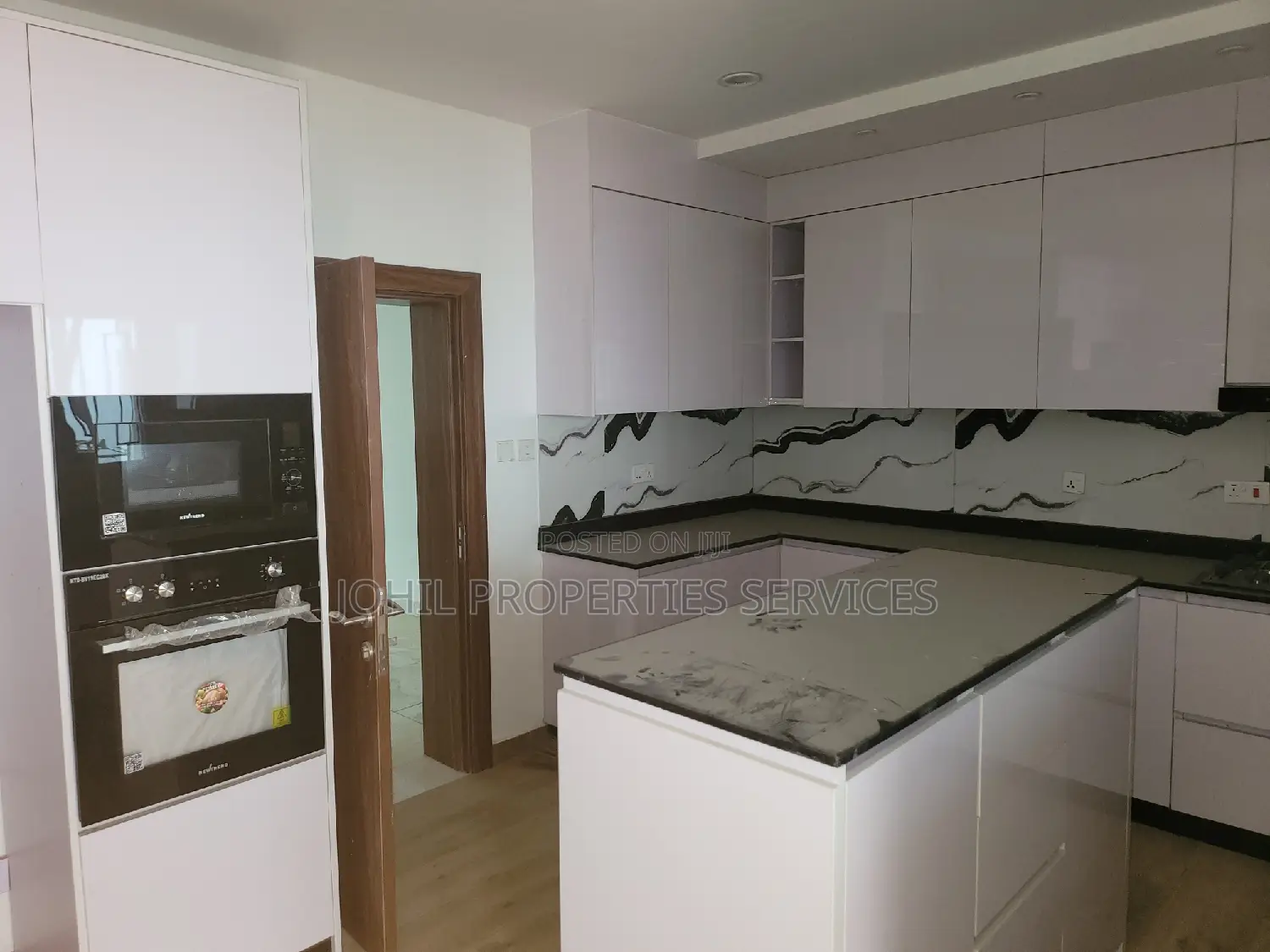 5bdrm Duplex in Cosgrove Estate In for sale