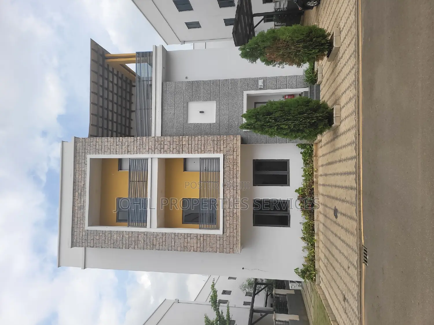 5bdrm Duplex in Cosgrove Estate In for sale