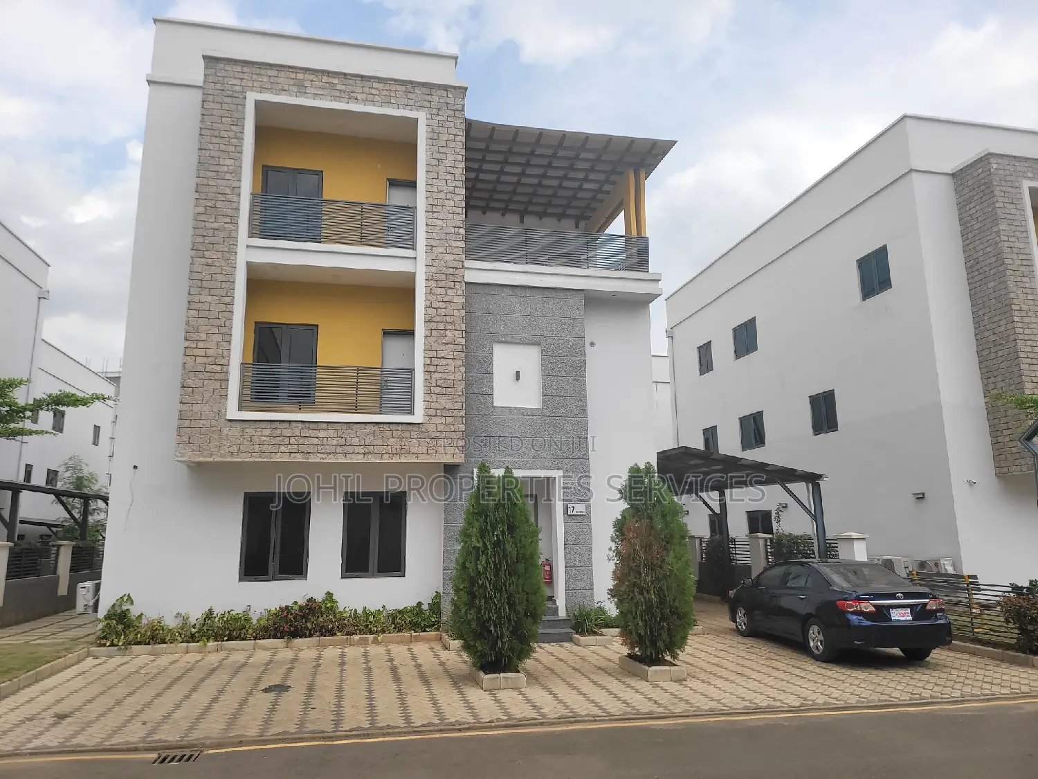 5bdrm Duplex in Cosgrove Estate In for sale