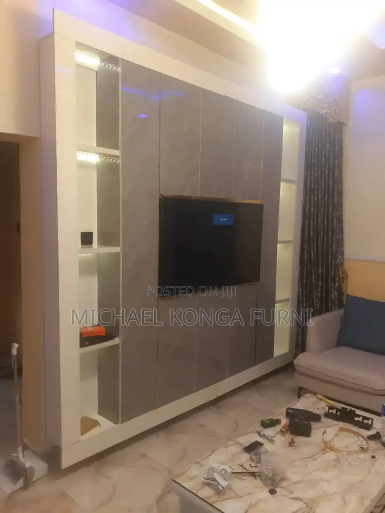 Inbuilt TV Wall Until