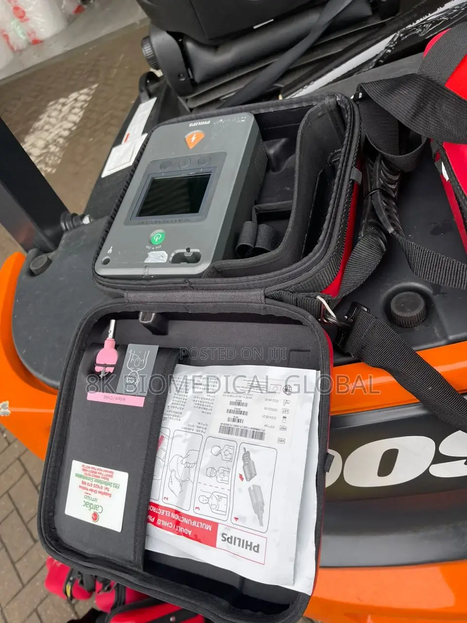 UK Used Philips Heartstart FR3 With, Pad, Battery Case