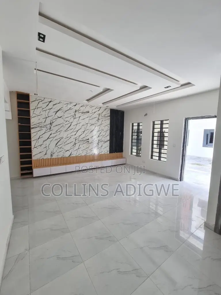 5bdrm Duplex in Ikate for sale
