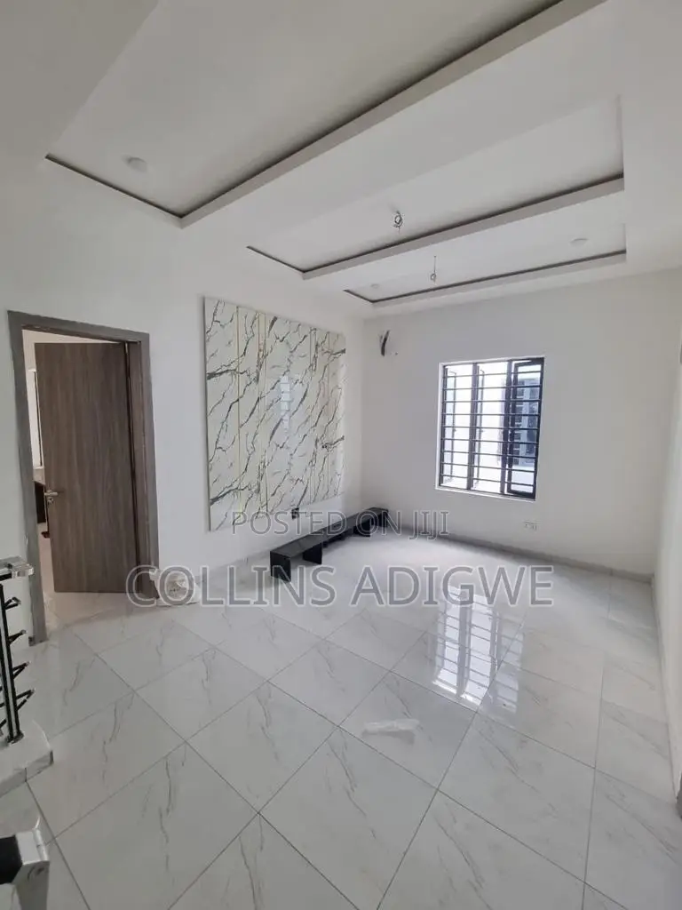 5bdrm Duplex in Ikate for sale