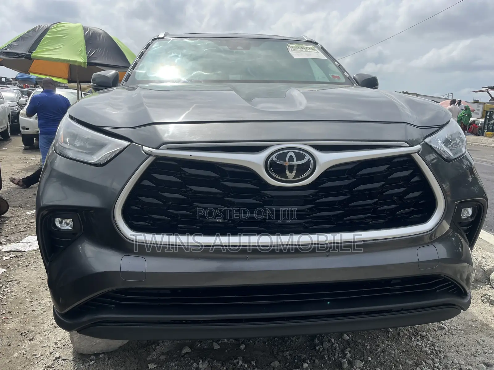 Toyota Highlander XLE 2021 Gray
