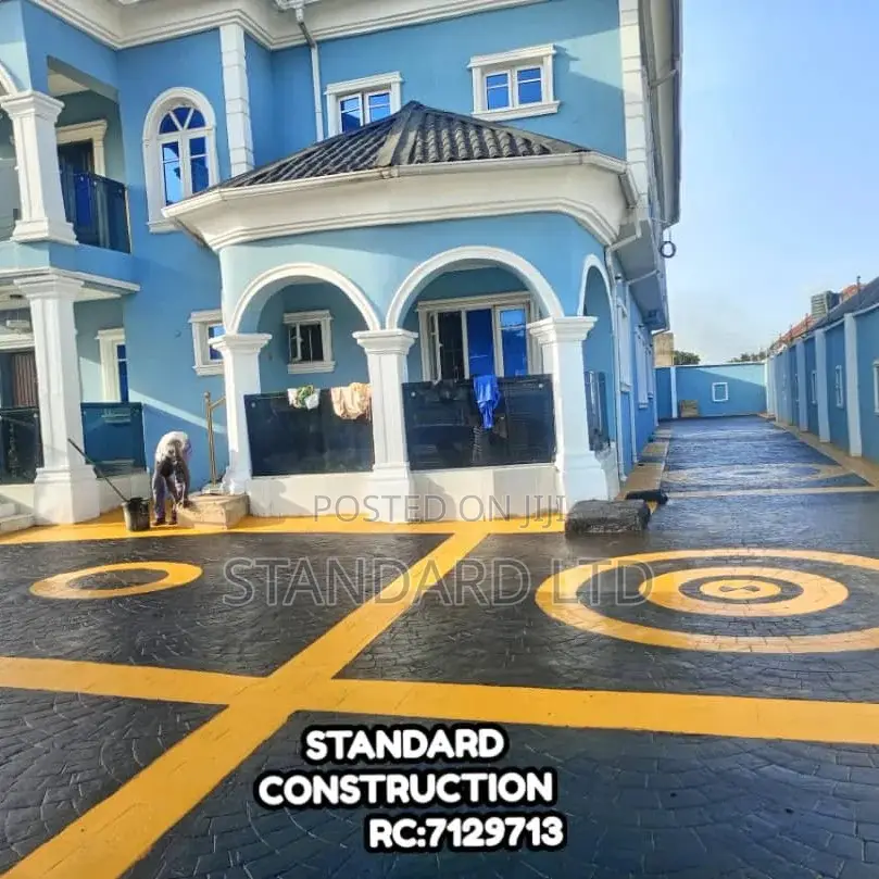 Stamp Concrete Floor (Black Yellow Finishing)