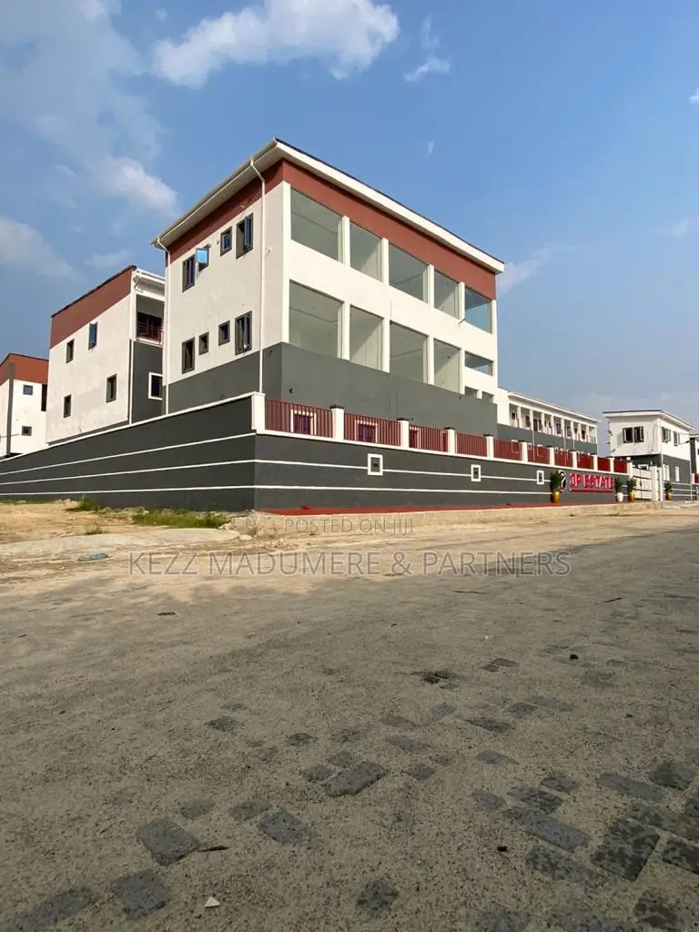 20bdrm Villa in Sangotedo , Lekki , for sale