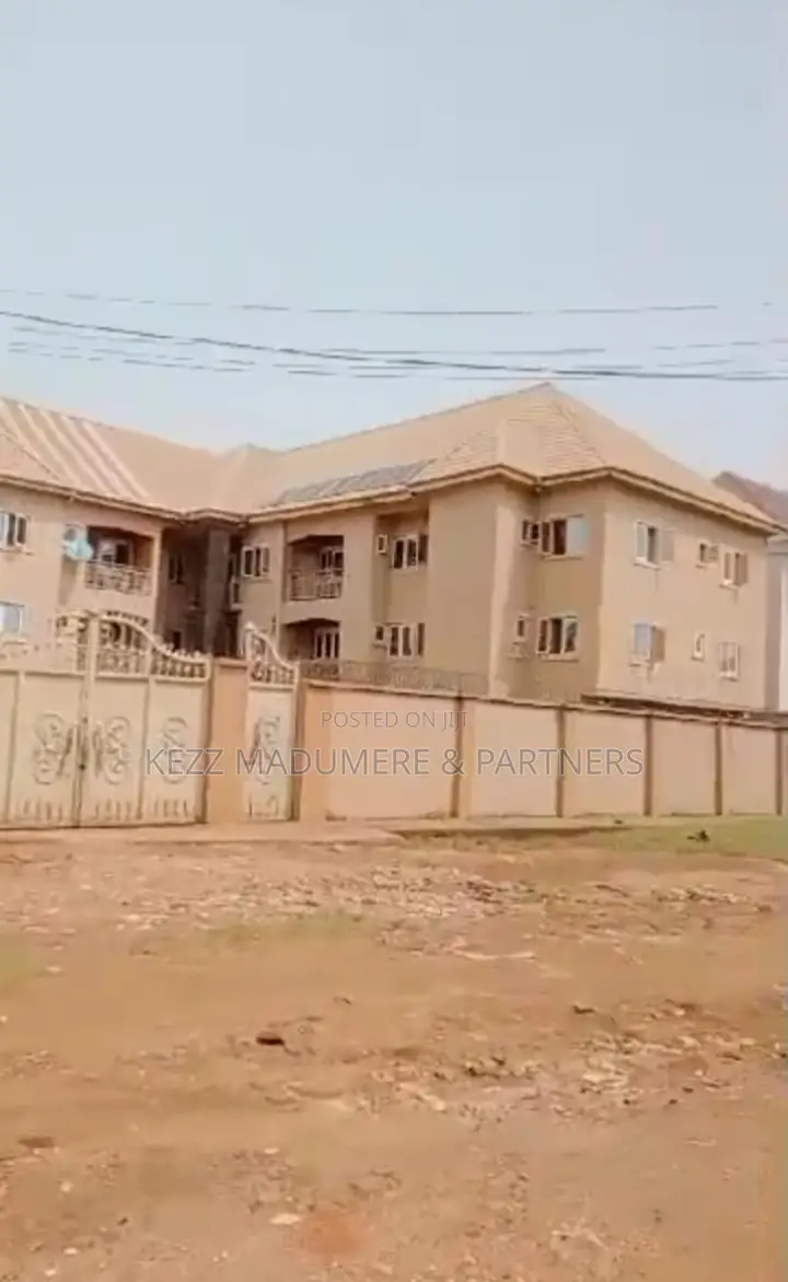 9bdrm Block of Flats in Trans Ekulu , Enugu, for sale