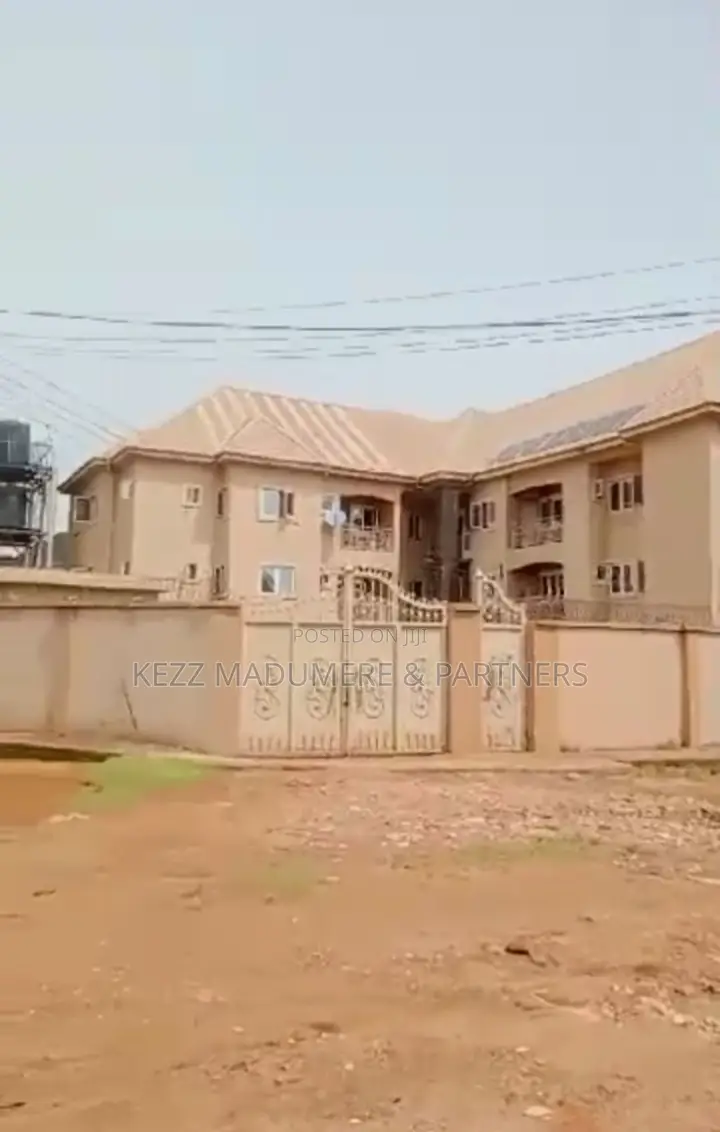 9bdrm Block of Flats in Trans Ekulu , Enugu, for sale