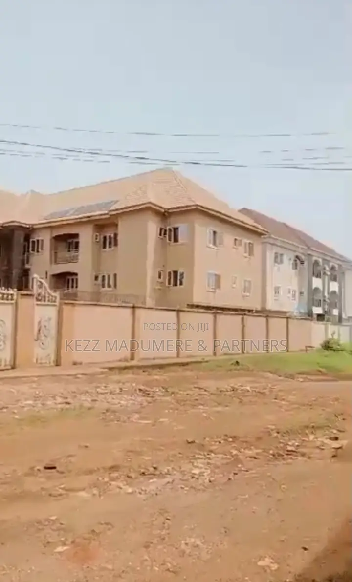 9bdrm Block of Flats in Trans Ekulu , Enugu, for sale