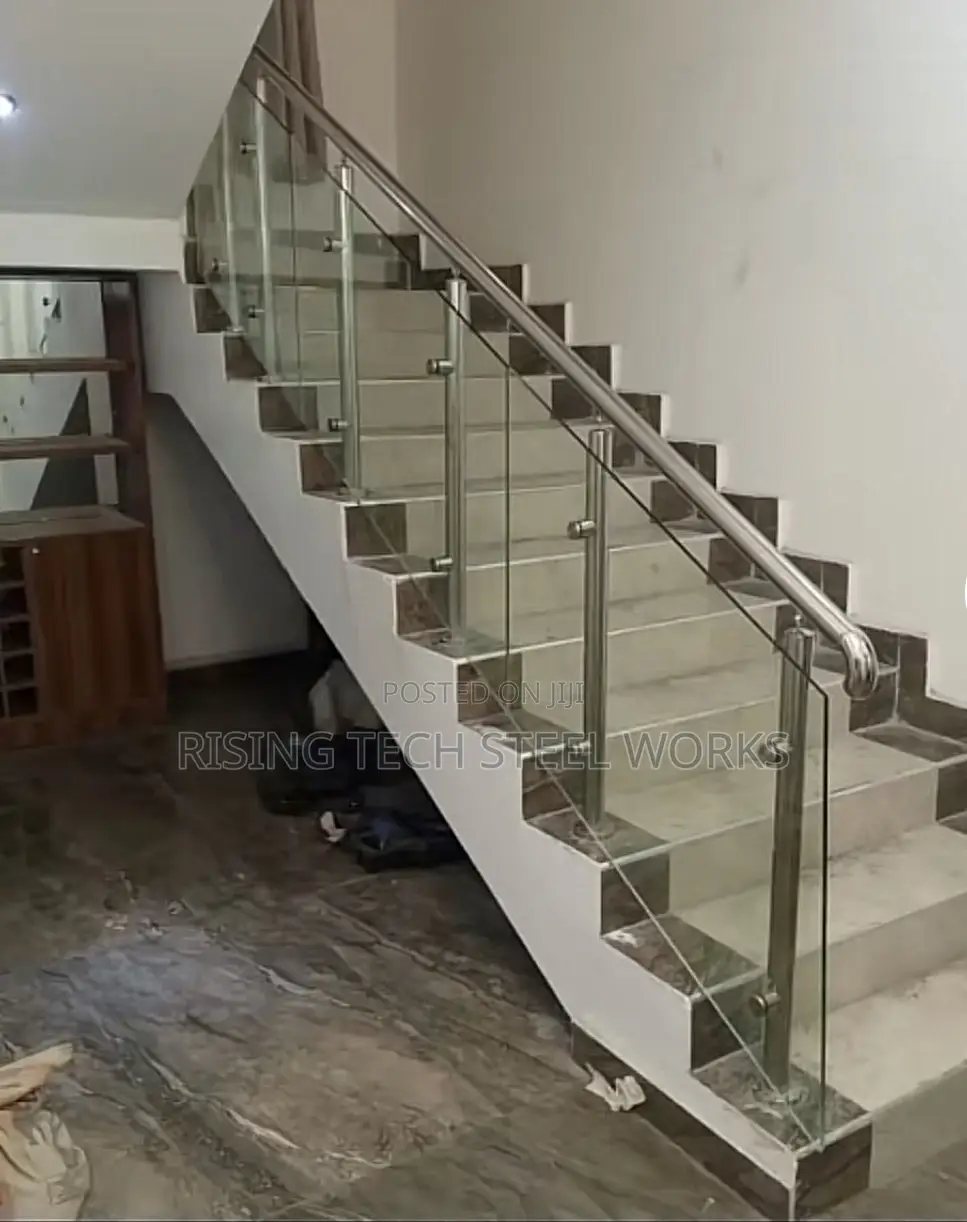 Staircase 10mm Plain Glass