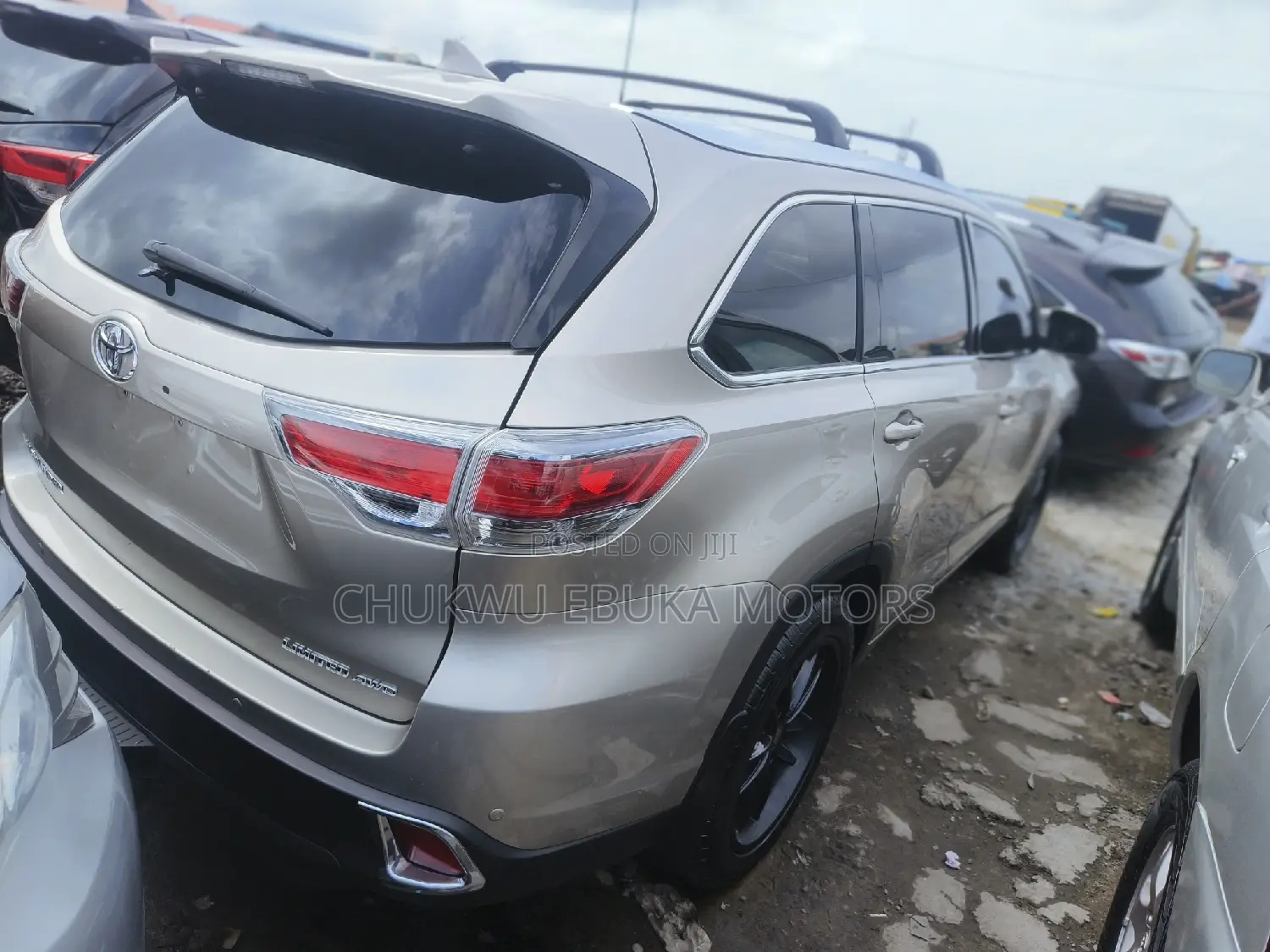 Toyota Highlander 2017 Gold