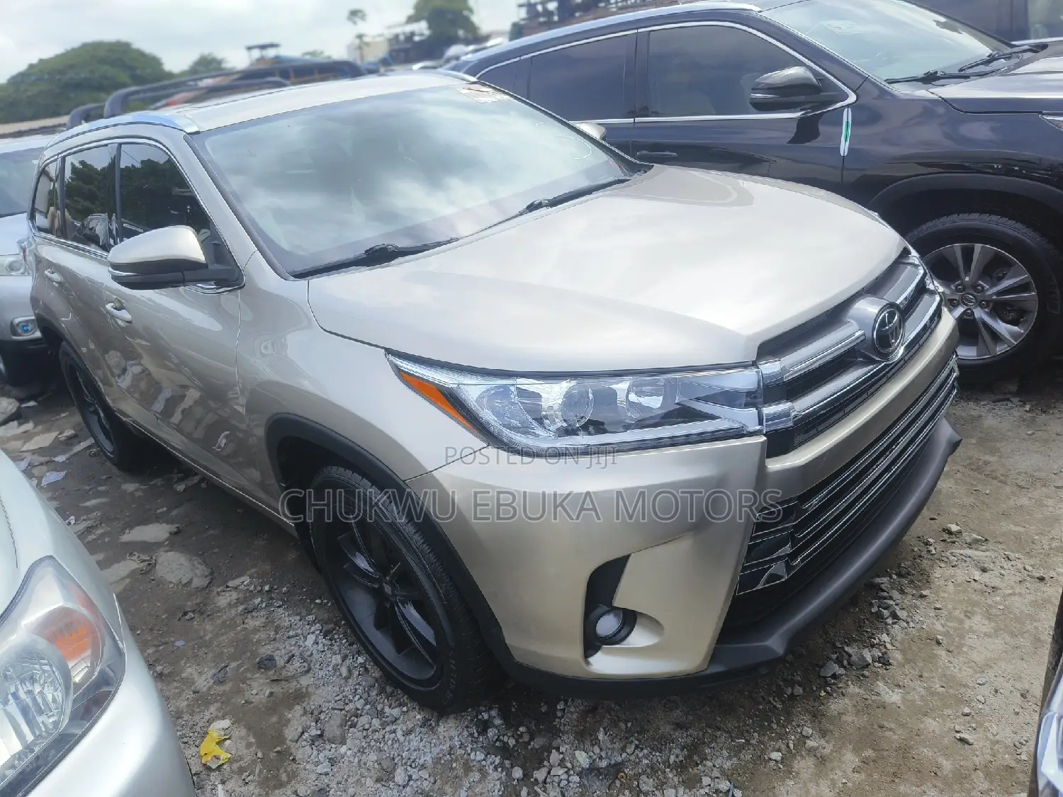 Toyota Highlander 2017 Gold