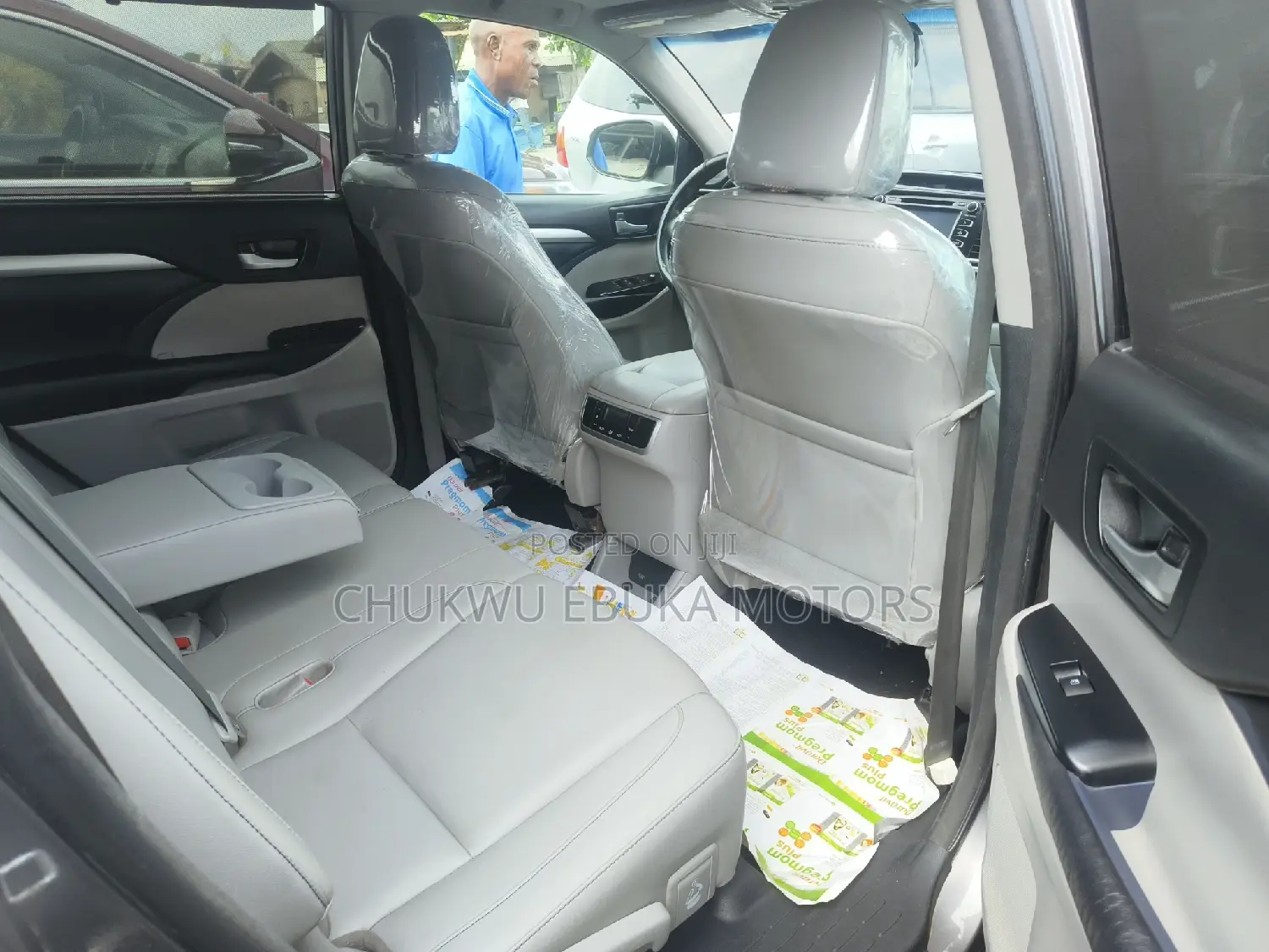 Toyota Highlander XLE 4x4 V6 (3.5L 6cyl 8A) 2017 Gray