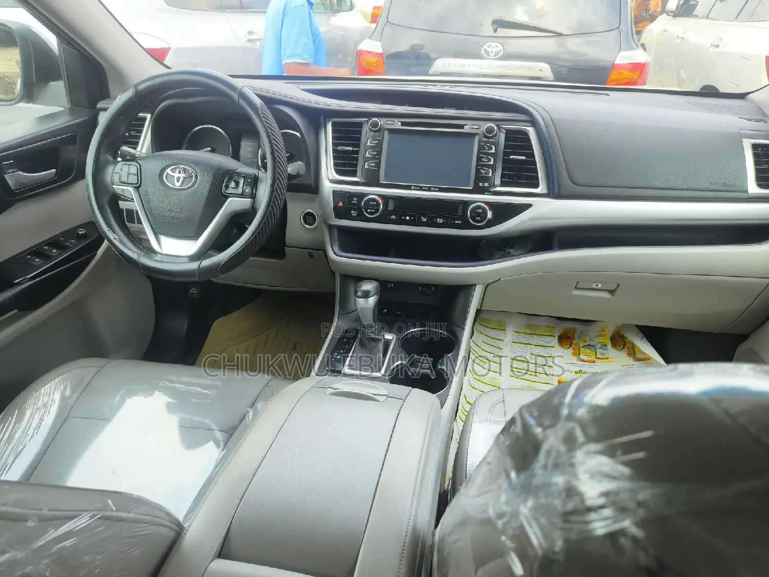 Toyota Highlander XLE 4x4 V6 (3.5L 6cyl 8A) 2017 Gray