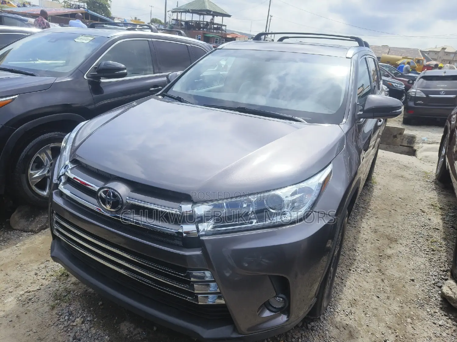 Toyota Highlander XLE 4x4 V6 (3.5L 6cyl 8A) 2017 Gray