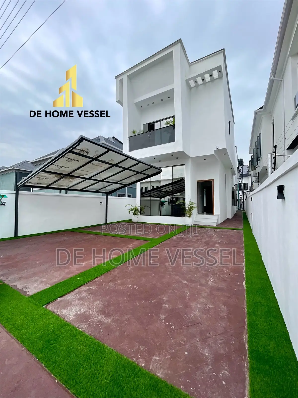 5bdrm Duplex in Lekki for sale