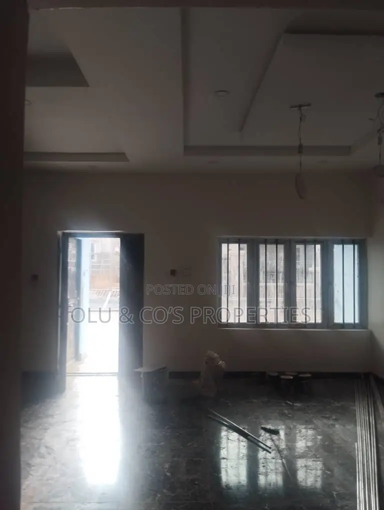 4bdrm Duplex in Palm Height Estate, Lugbe District for rent