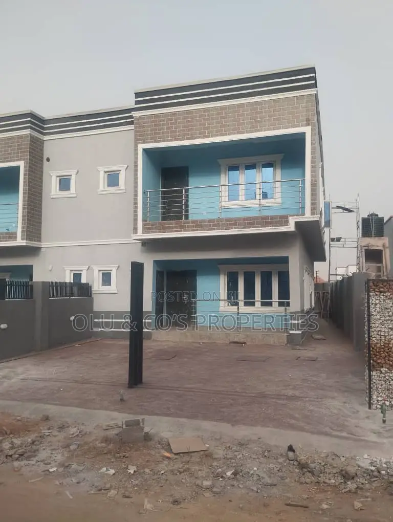 4bdrm Duplex in Palm Height Estate, Lugbe District for rent