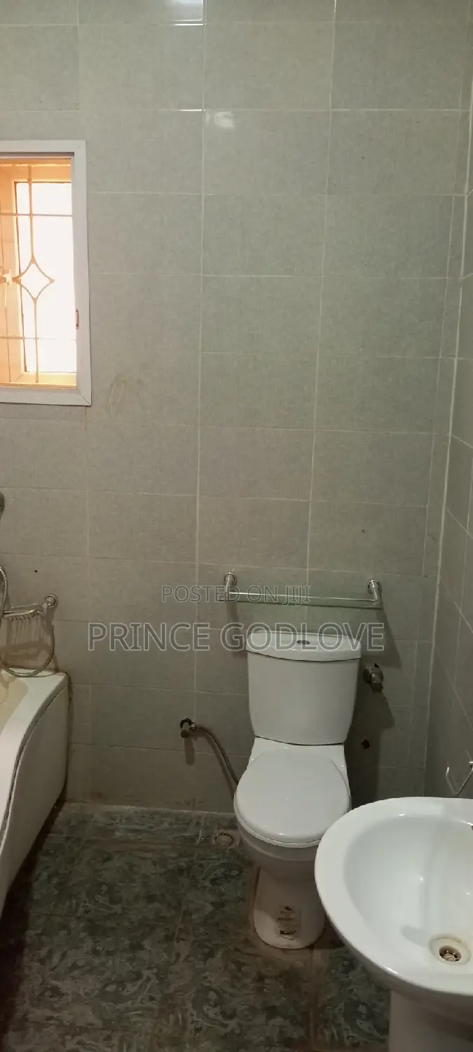 3bdrm Townhouse / Terrace in Dawaki for rent