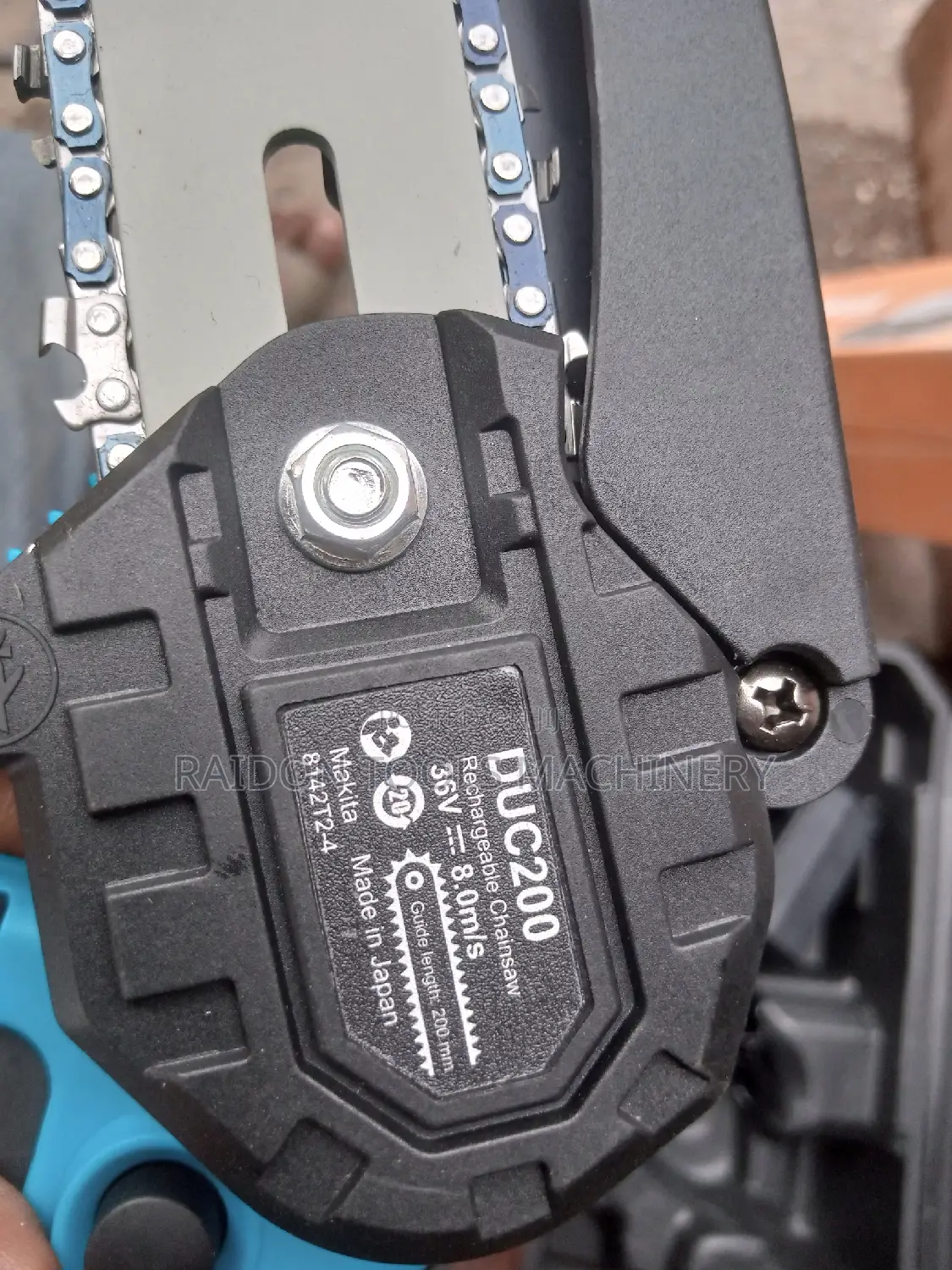 Cordless Chainsaw Machine