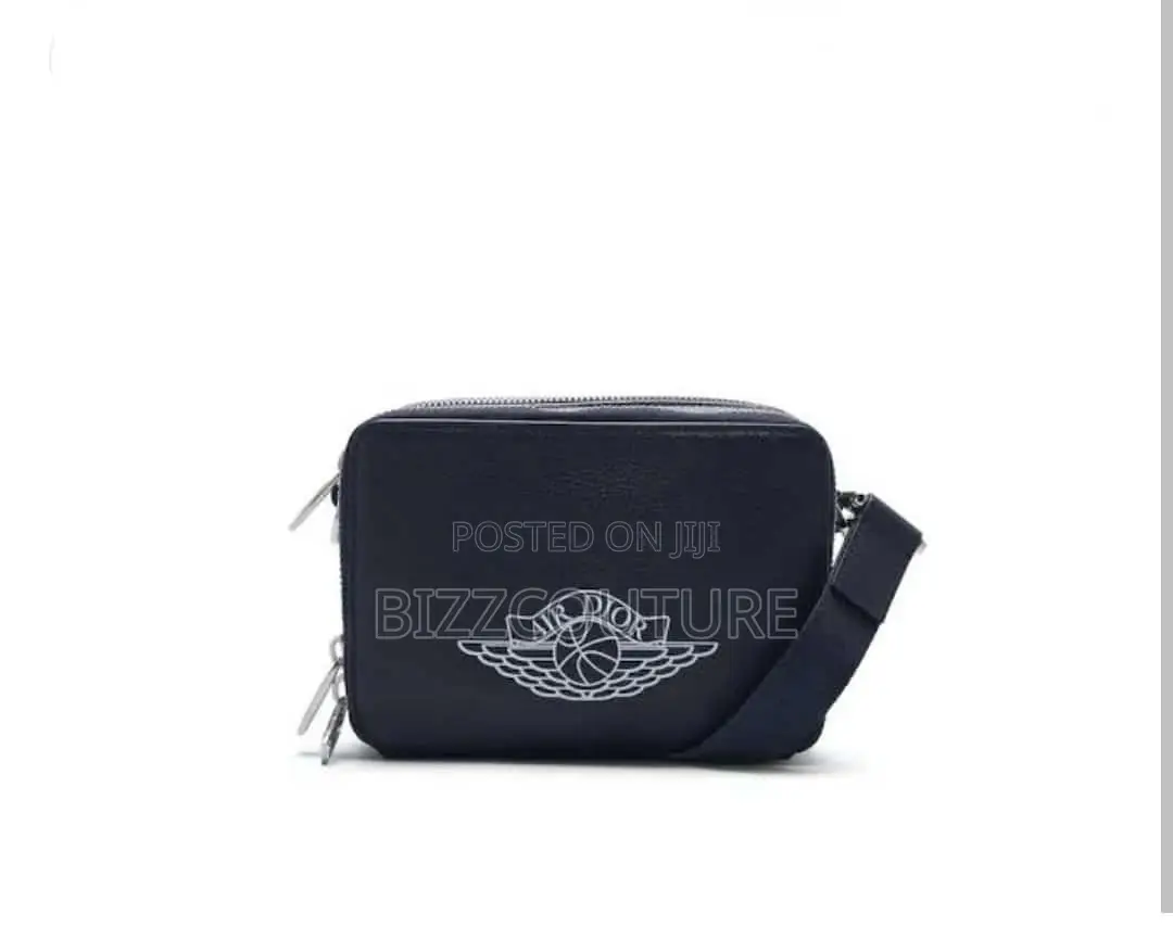 Original CHRISTIAN DIOR MESSENGER BAG Available in Store