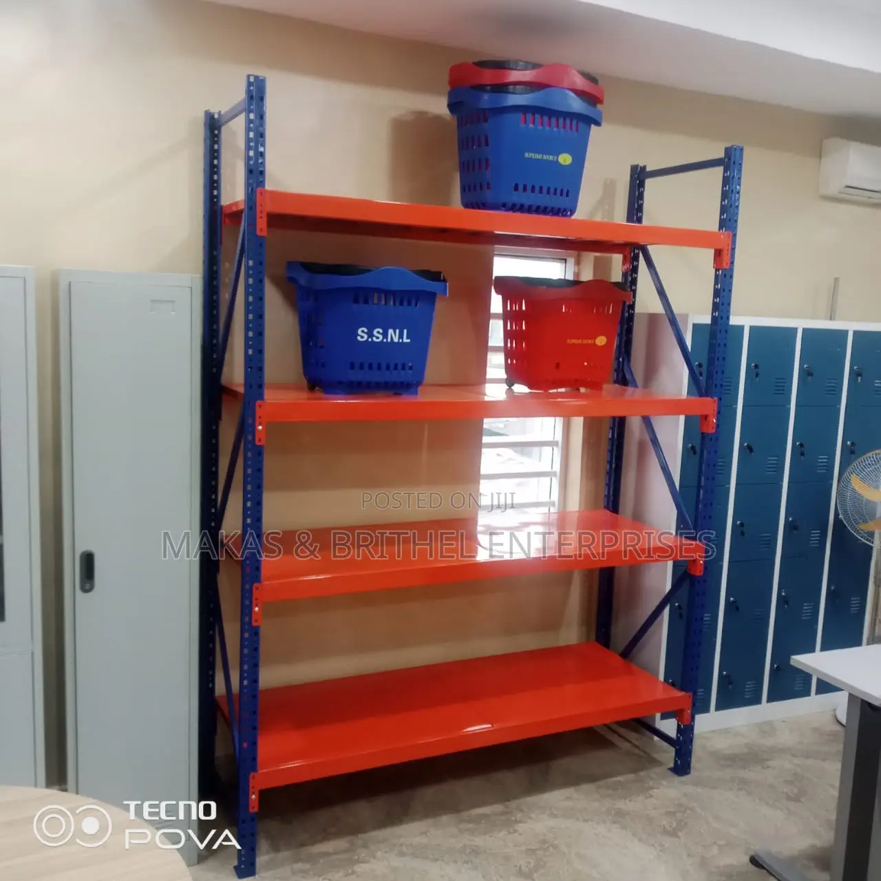 4 Plates Supermarket Shelf