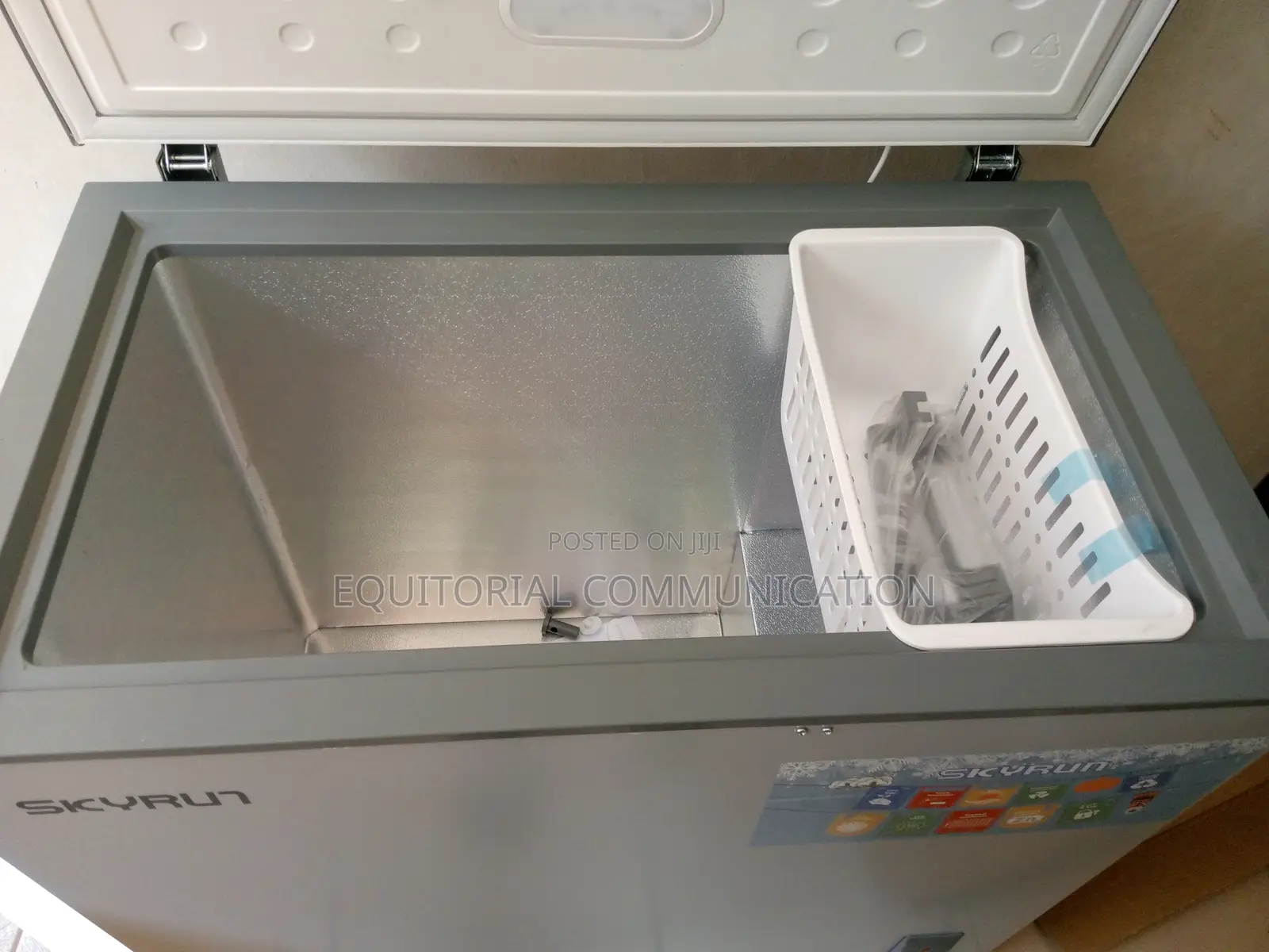 Effective Skyrun Chest Freezer Gray