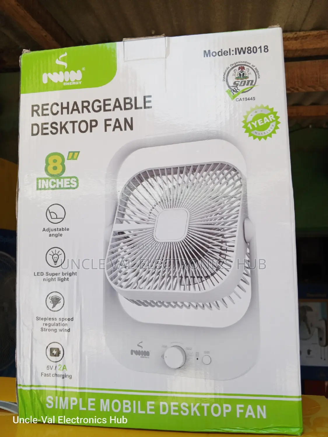 Iwin 8" Rechargeable Desktop Fan