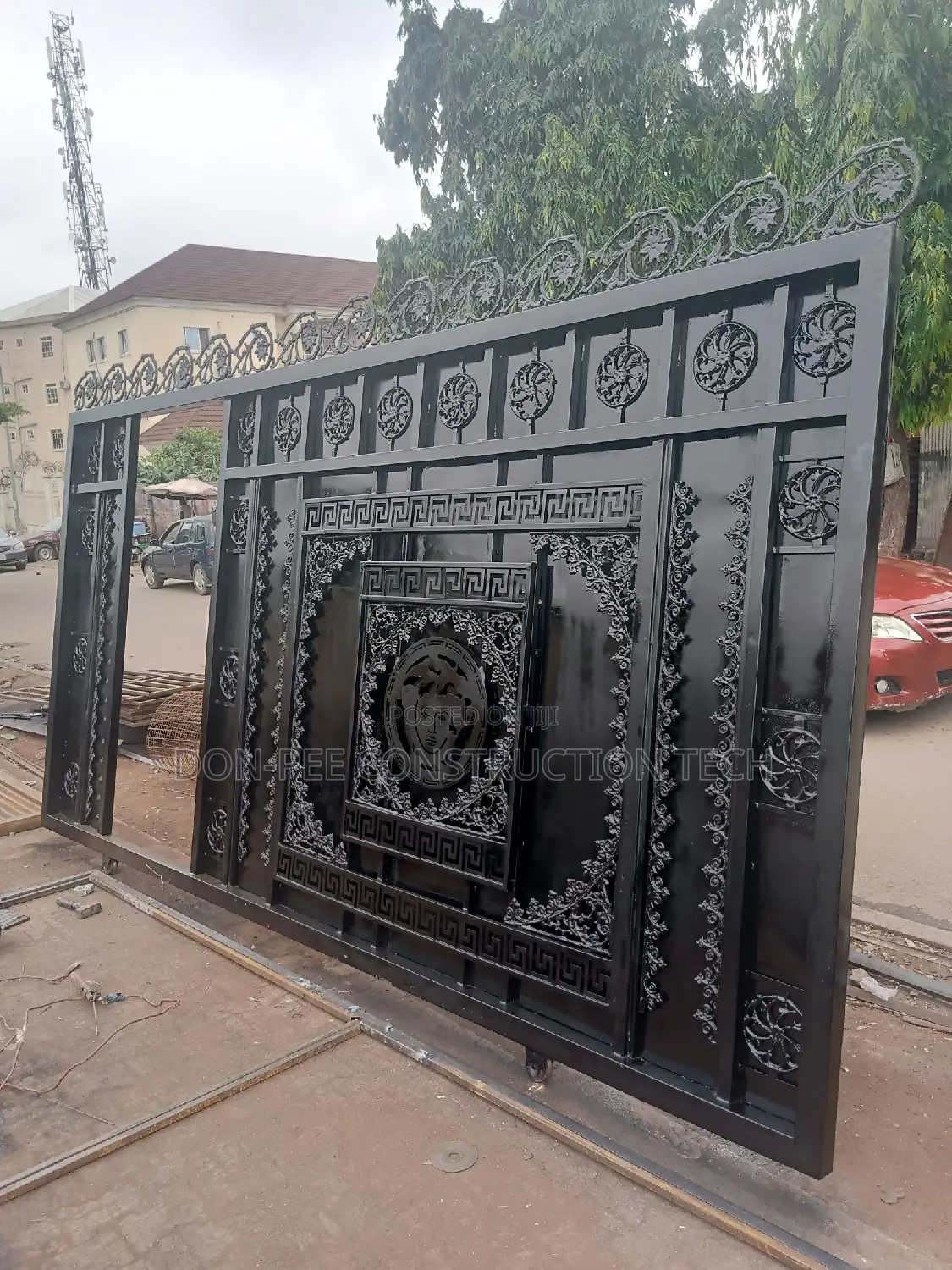 Black Flowers Gate