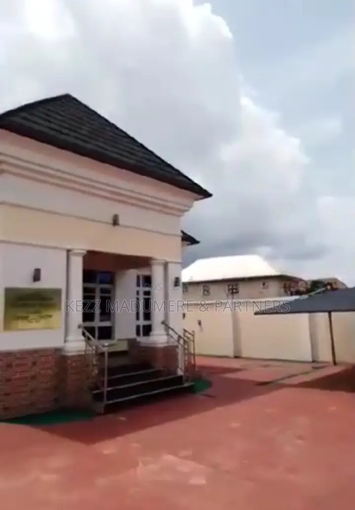 4bdrm Bungalow in New Owerri , Imo for sale