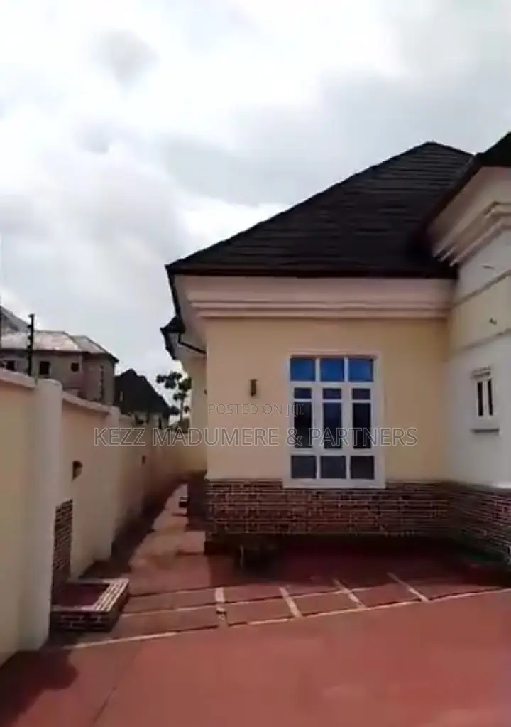 4bdrm Bungalow in New Owerri , Imo for sale