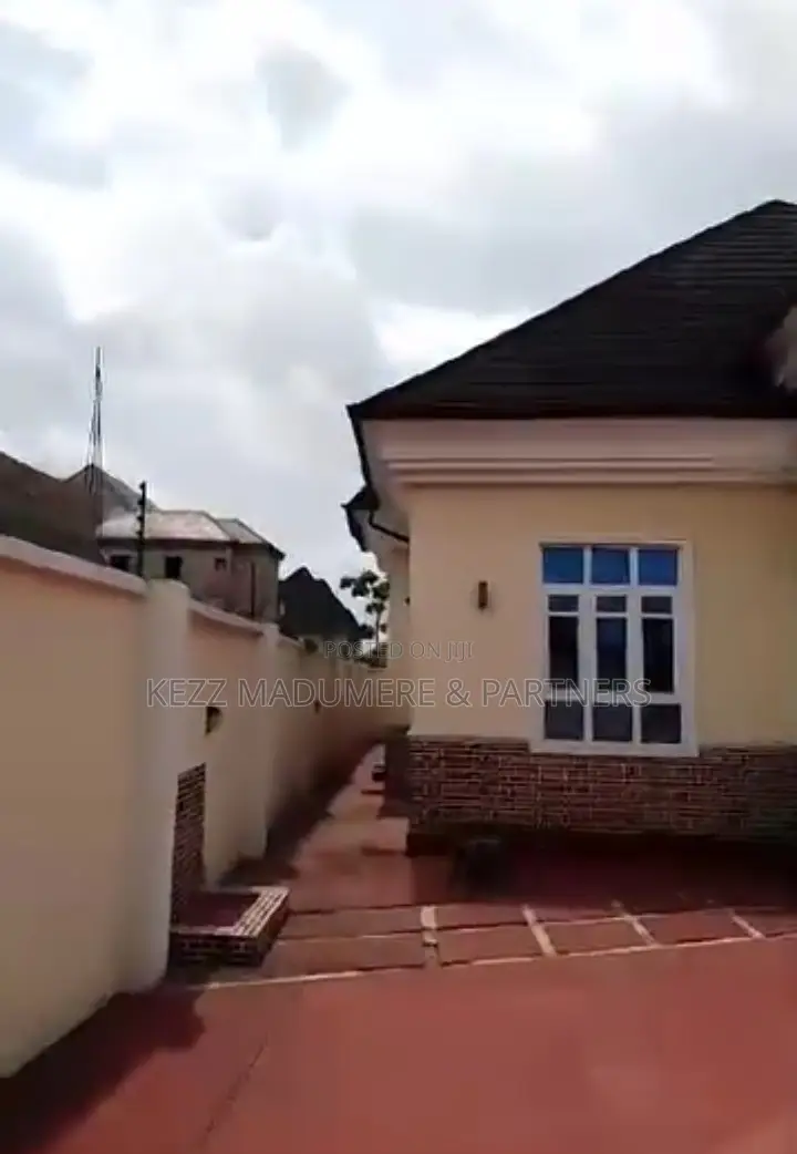 4bdrm Bungalow in New Owerri , Imo for sale