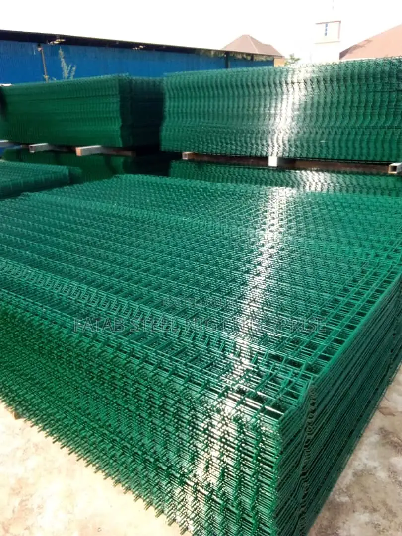 2x4 Panel Mesh With Accessories and 1 Poles
