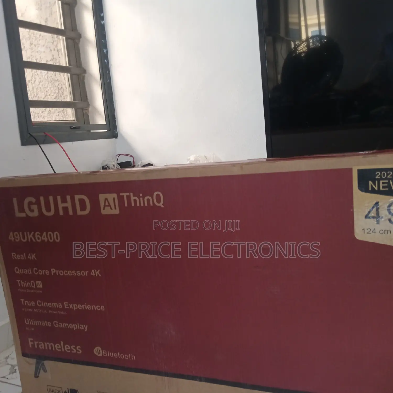 Lg 49 Inches Tv With Vibrant Colour Half Price