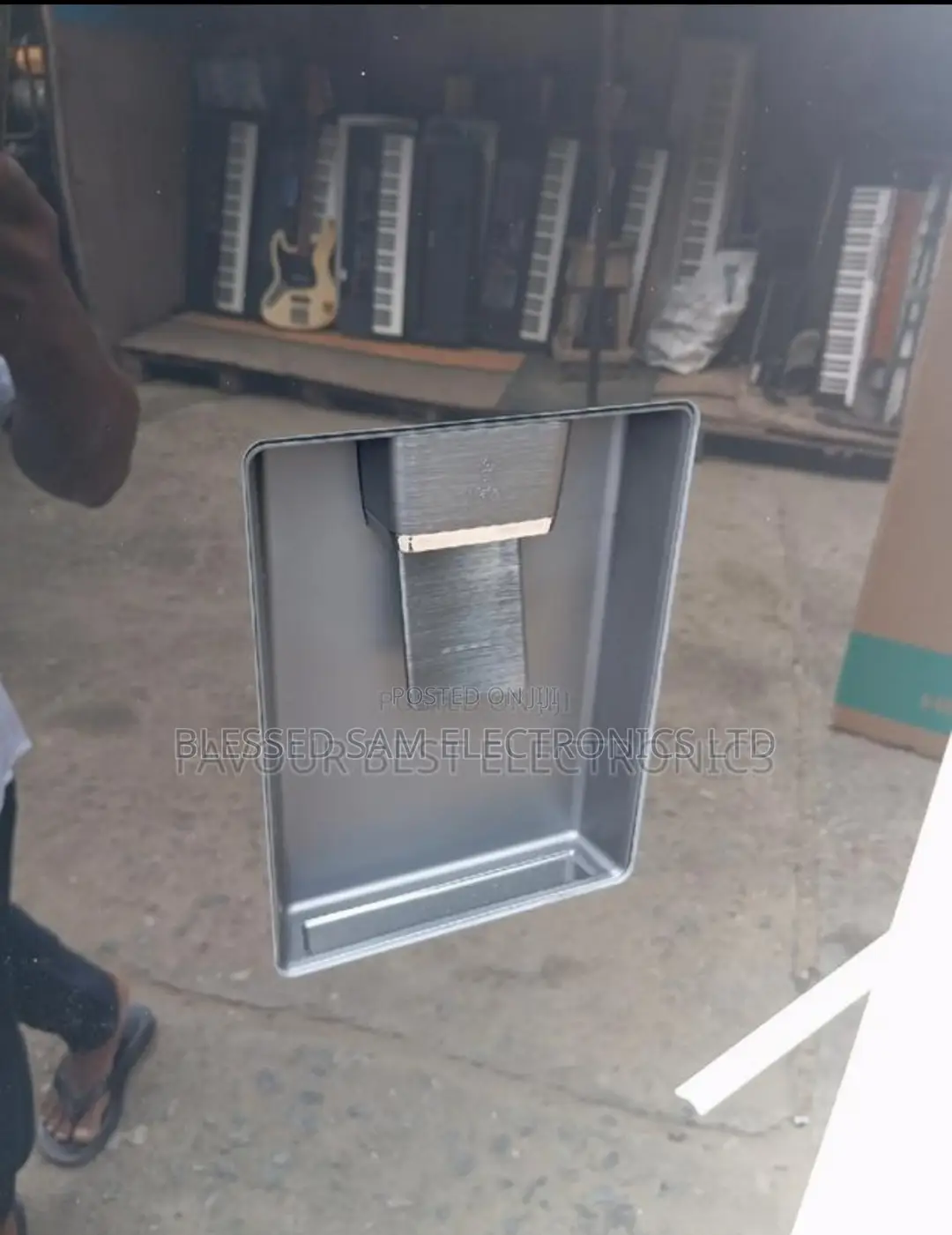 Hisense With Dispenser 529 L Inverter Fridge Said By Said