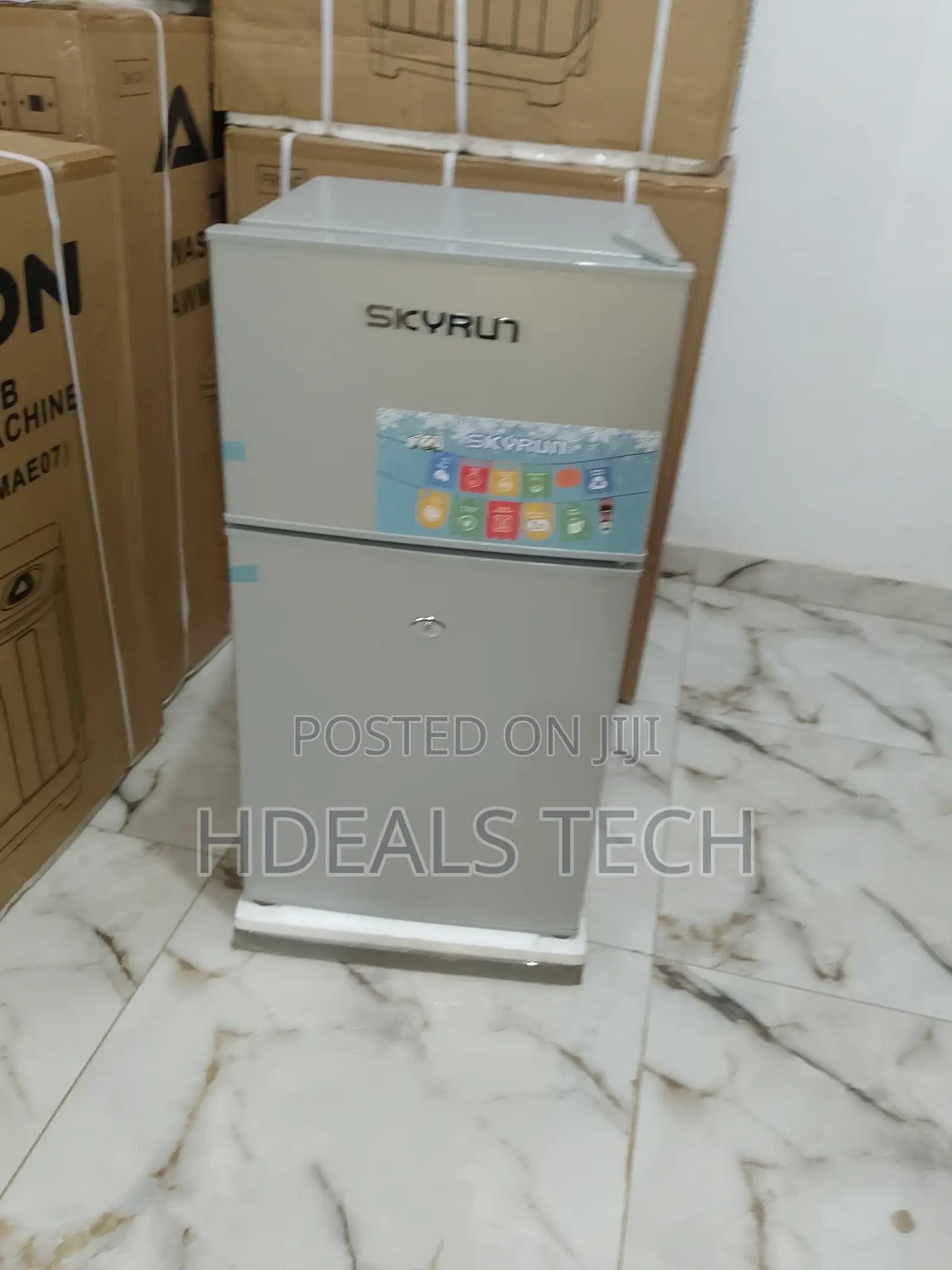 SKYRUN Top Mount Refrigerator 90 Litres - BCD-85HC