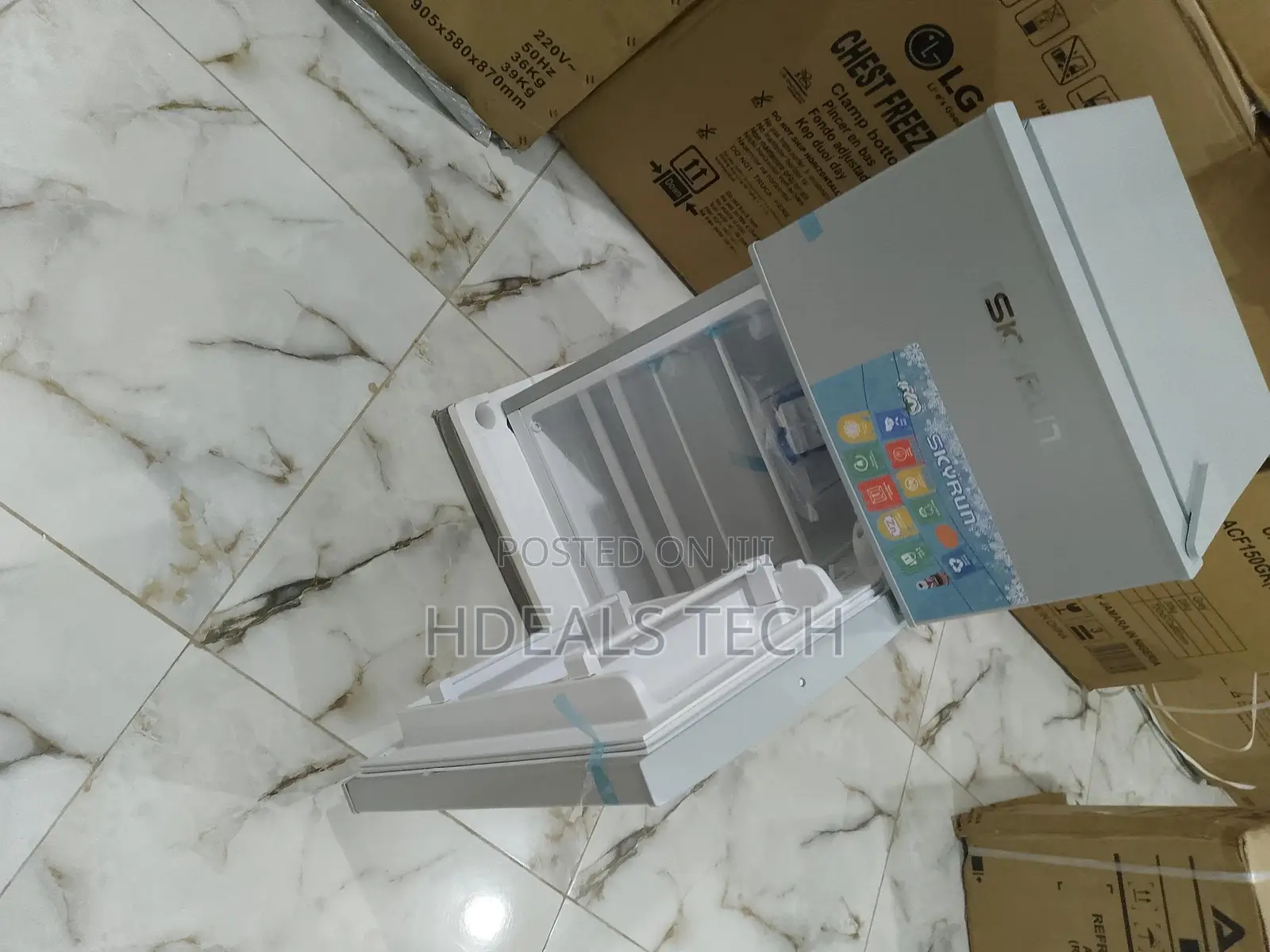 Fast Freezing and Retenting 90L SKYRUN Refrigerator.