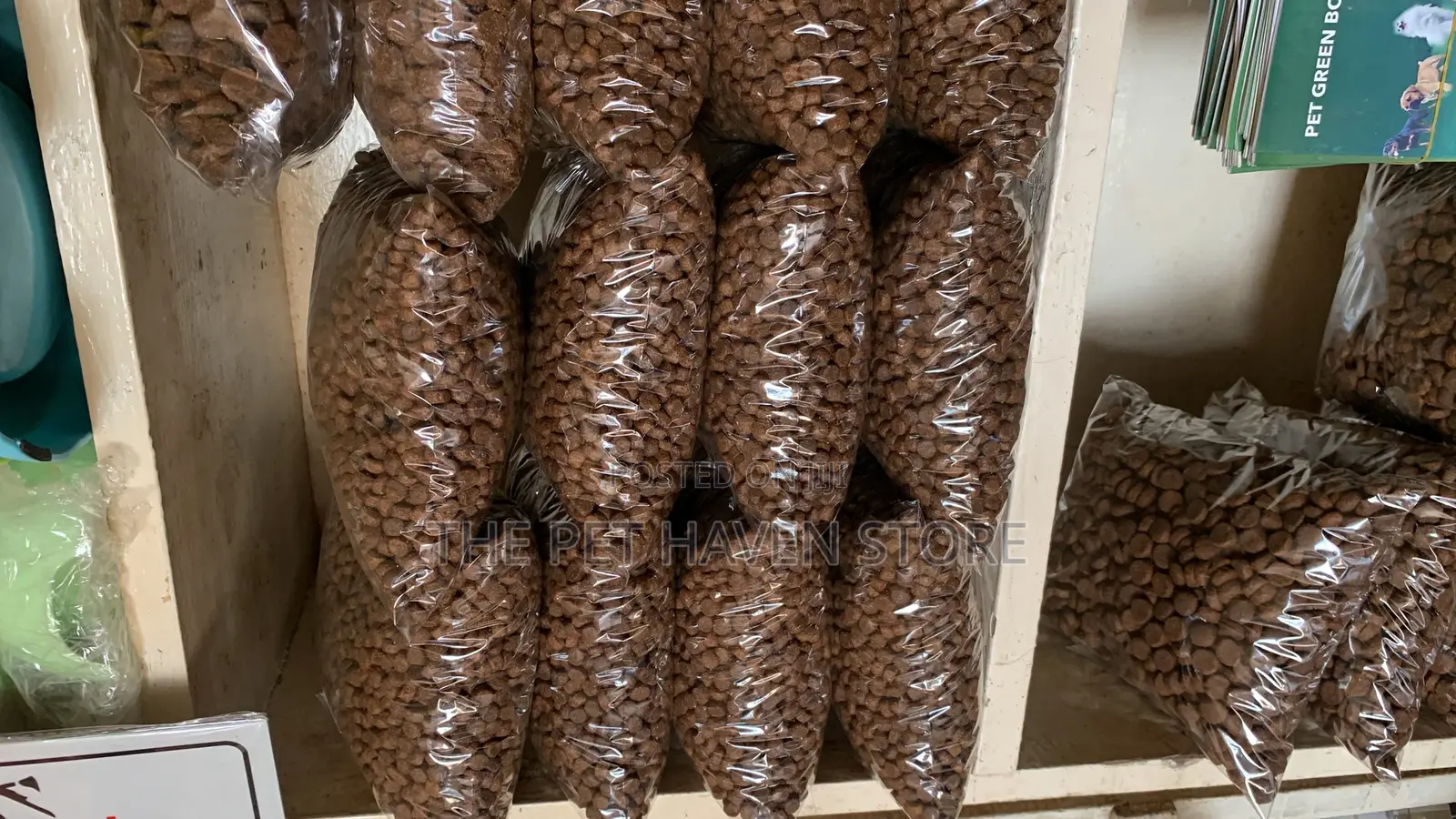 Booster Dry Food Dispense
