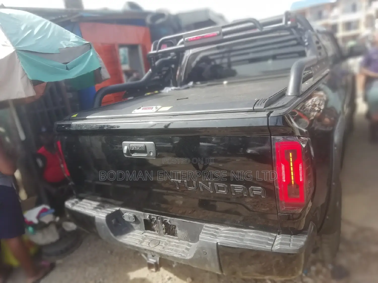 Rolling Boot Cover With Complete Rugged Off Road Spoiler :