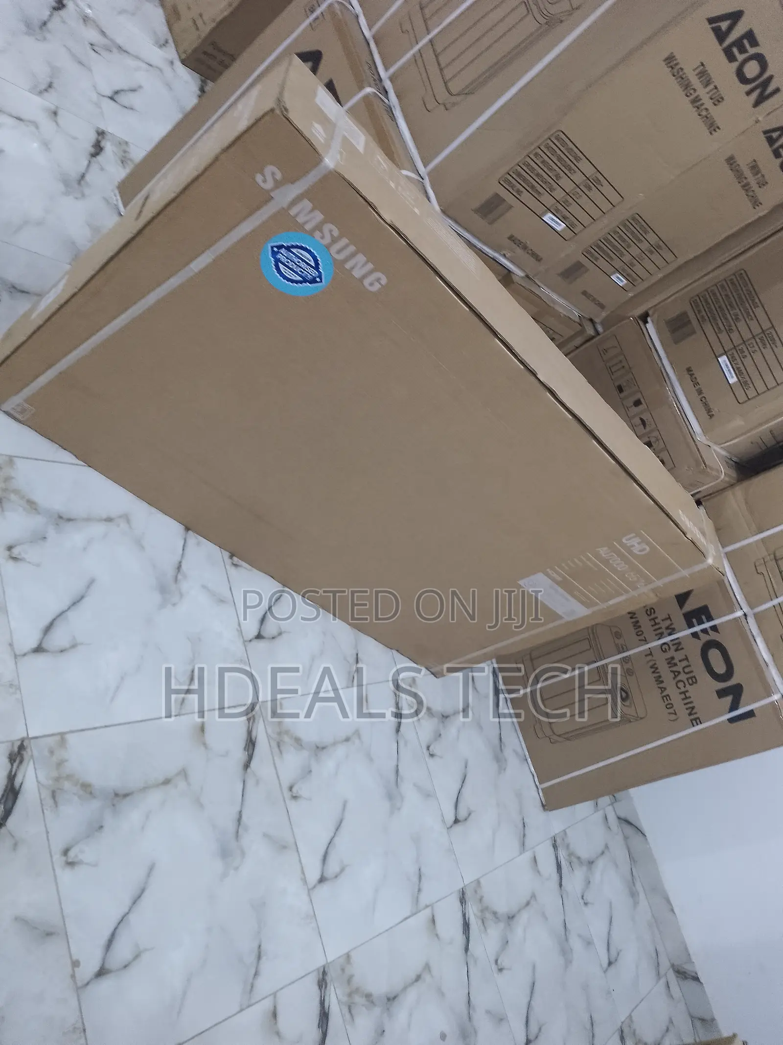 UHD Smart TV - 65 Inches SAMSUNG.