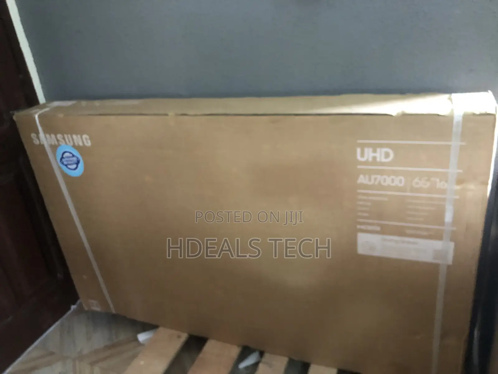 Full Uhd Smart TV 65 Inches ( Samsung).