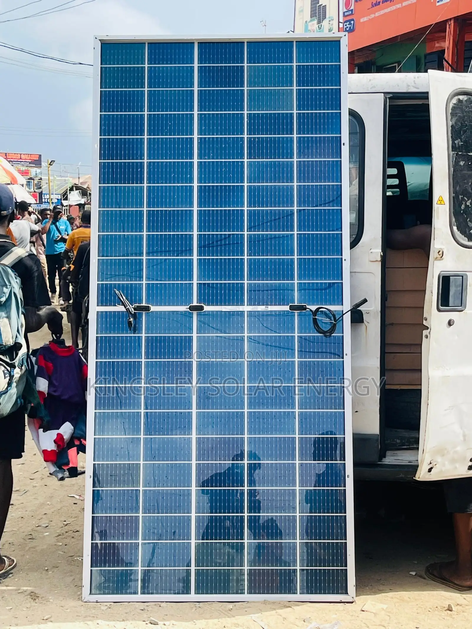 Jinko Solar Panel (Halfcut) 740watts