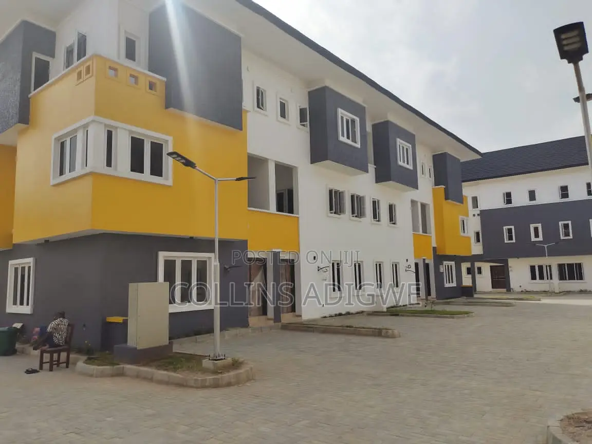 4bdrm Duplex in Ikate-Lekki Inside for sale