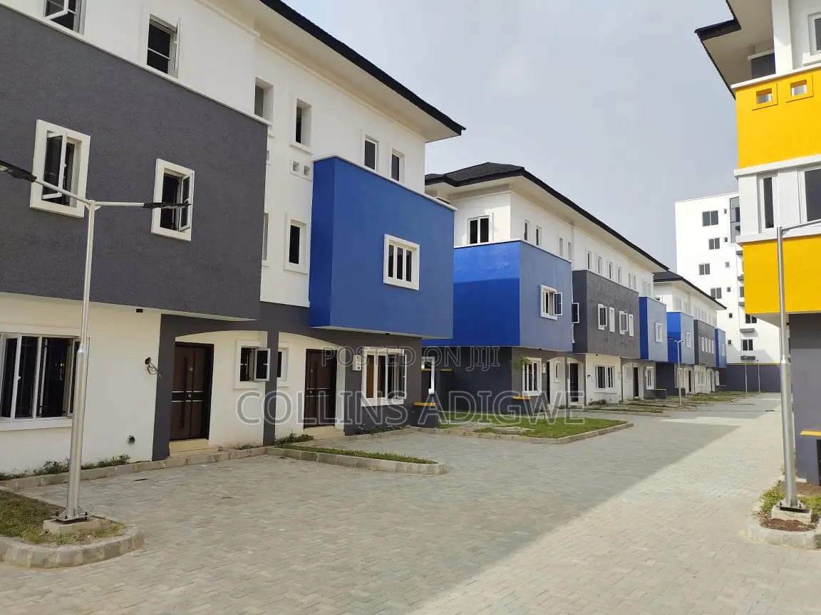 4bdrm Duplex in Ikate-Lekki Inside for sale
