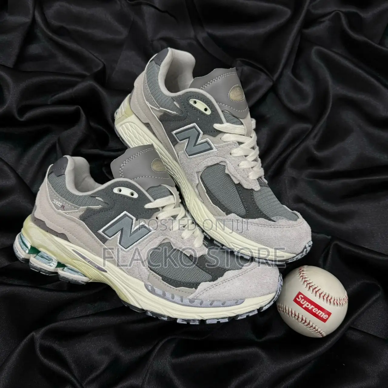 Original New Balance 2002r Protection Pack Rain Sneakers