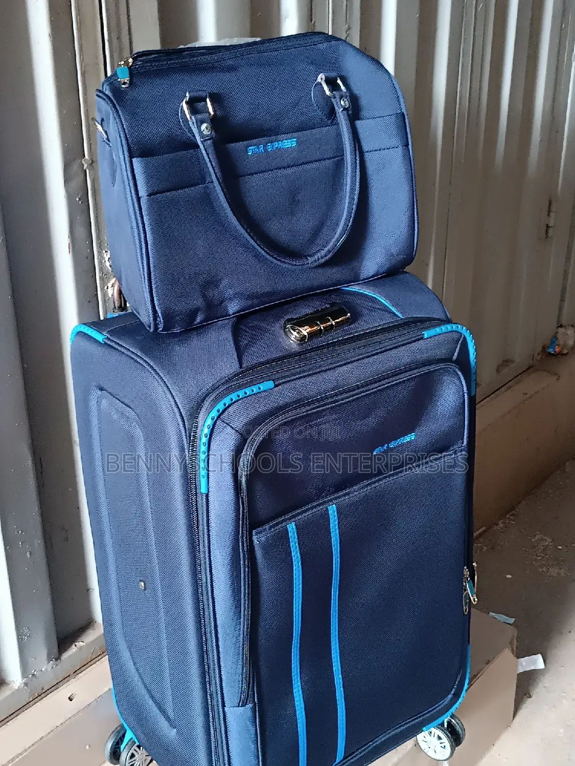 Medium Star Express Travelling Luggage Box And Kit