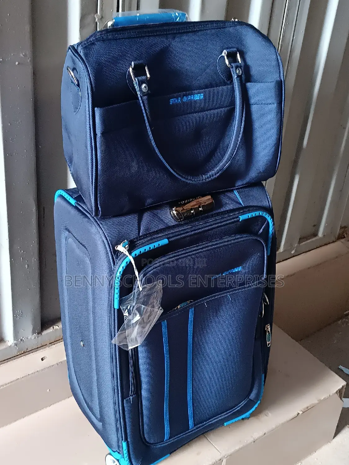 Small Star Express Travelling Luggage Box and Kit